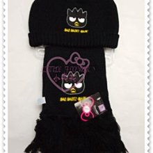 ♥小花花日本精品♥ Hello Kitty酷企鵝造型冬天必備書是質感好觸感佳好用圍巾+帽子組