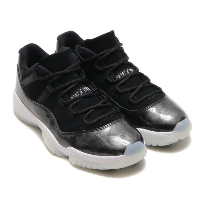 致敬職業棒球生涯。NIKE AIR JORDAN 11 LOW BARONS 伯明罕男爵隊 黑白 528895-010