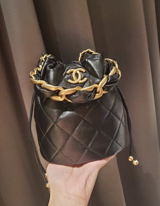 【翰貝格名牌館】全新真品 CHANEL 黑色菱格 金鏈 小型 束口水桶包 AS2390