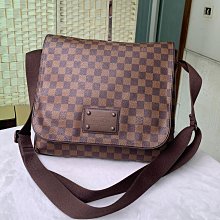 翡翠王.一元起標保證正品 高價品當場面交驗貨 LV LOUIS VUITTON 經典棋盤格大容量商務公事斜挎包.只有一個有假包退.標多少賣多少