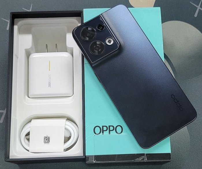 *典藏奇機*展示機出清-頂規版-OPPO Reno8 5G 12G/256G 6.4吋螢幕 80W超級快充 螢幕指紋辨識 黑