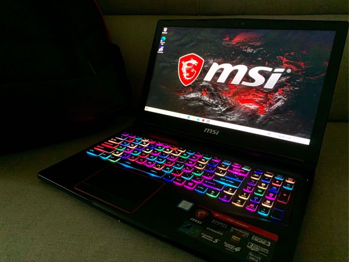 MSI電競筆電i7 7700HQ,GTX1070-8G,16G Ram,256G SSD+1TB