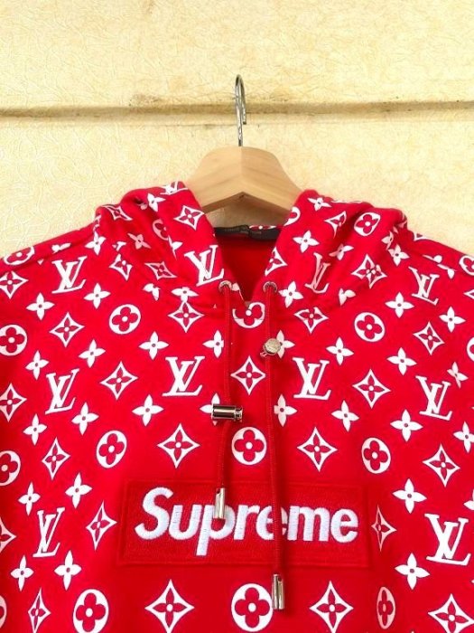 BLACK近全新LOUIS VUITTON x SUPREME夢幻聯名LV BOX LOGO連帽長T帽T (另有卡片夾)