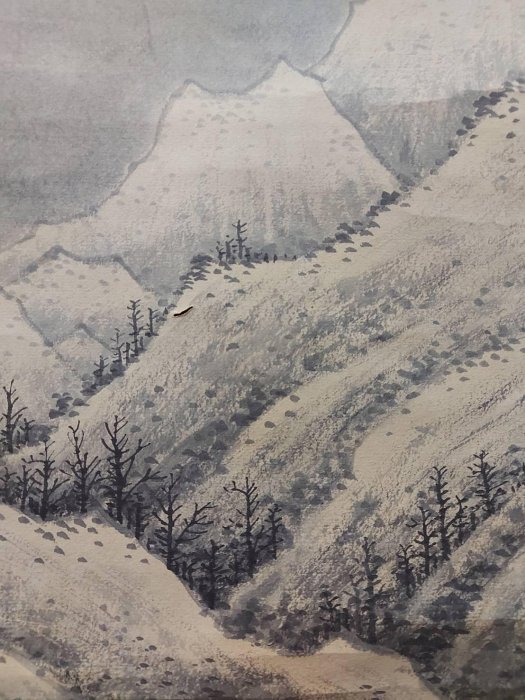 黃君璧 （1898-1991 ） 癸丑年（1973年）作溪山雪霽立軸設色紙本    黃君璧渡台之後，作品題材以飛瀑白雲最為常見，但對昔年生活的追念亦偶涉筆下，如