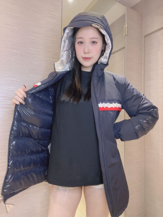 【EZ兔購】~正品 法國頂級 moncler 防風 防水 風衣 內 羽絨 連帽 外套 現貨 青年款 = 男 成人 S M