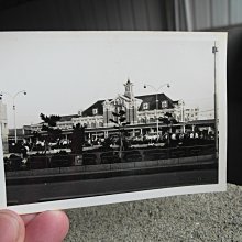 早期-----台中火車站----老照片--------7.7X10.7公分----