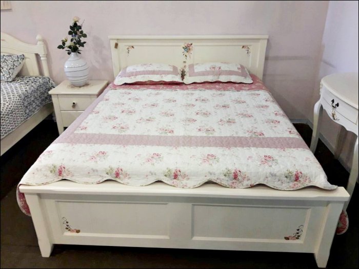 北歐風 白色實木彩繪玫瑰花雙人床架 原木5*6.2標準兩人床架 另有3.5尺.6*6.2衣櫃房間組台灣製品【歐舍傢居】