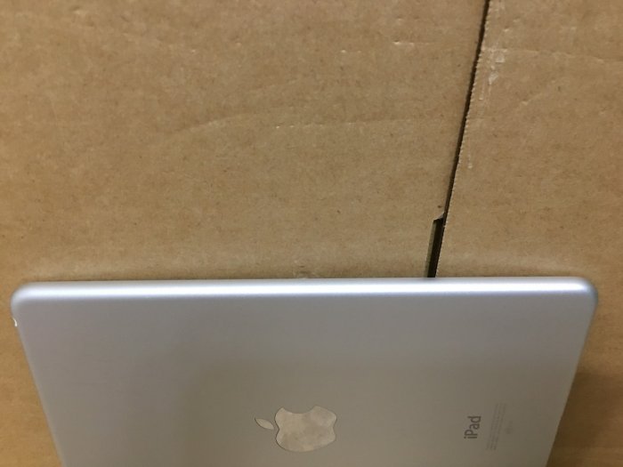 蘋果 Apple ipad mini4 平板 (二手良品) Wi-Fi 版本 32G 備用機根本沒再用/很新/無刮痕