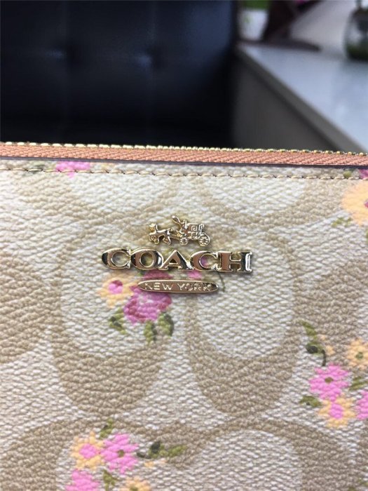 空姐精品代購 COACH 31778 經典熱賣款 女士小碎花 印花皮夾 手拿包 拉鏈長夾 長款錢包 內置12卡位 附購證