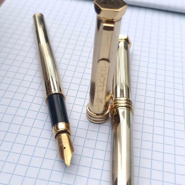 經典永生製筆公司生產幸福526銅桿鍍金鋼銥金尖可用2.6歐標小墨囊