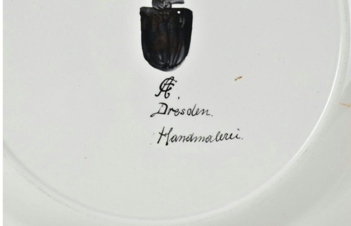 【波賽頓-歐洲古董拍賣】歐洲/西洋 德國古董 德國手工老騎士彩繪瓷盤一個(年份:1960年)(直徑:33cm)(落款:Dresden)