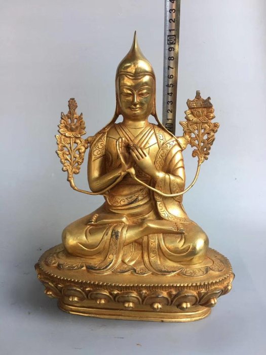 3.一0731520  純銅鎏金 宗喀巴大師 佛像,工藝精美,尺寸如圖
重4.1公斤