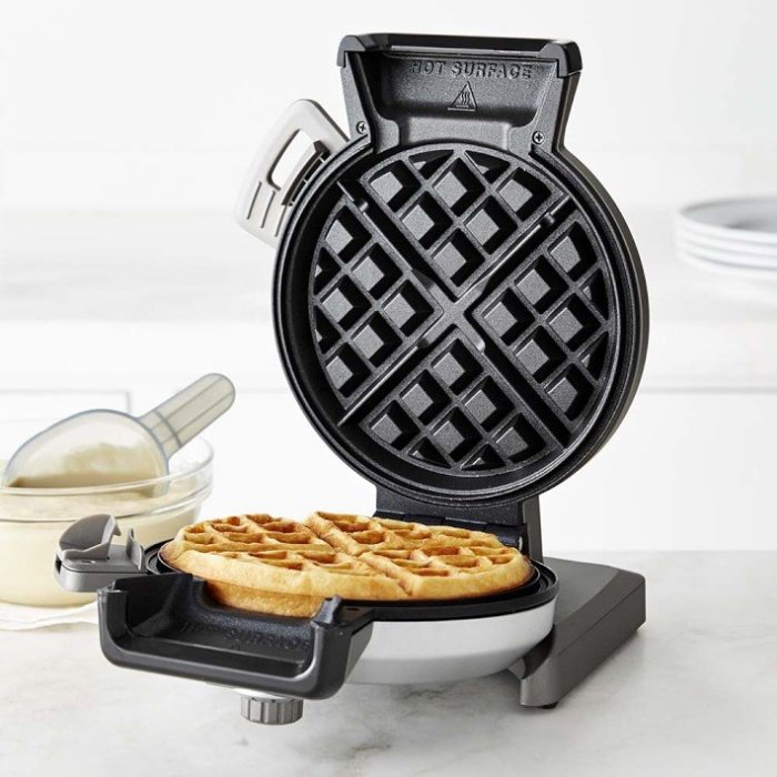 Cuisinart 直立式鬆餅機,2.54公分厚度 Vertical Waffle maker WAF-V100美國原廠