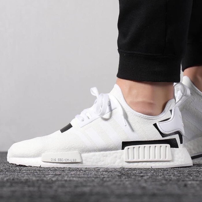 Washoes adidas Originals NMD R1 白全白BD7741 Japan 日文標慢跑鞋06