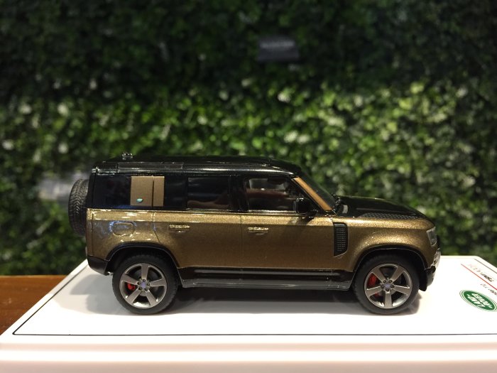 1/43 TSM Land Rover Defender 110 Gondwana TSM430633D【MGM