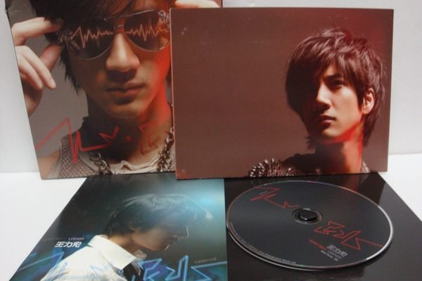 【銅板交易】二手原版CD♥王力宏【心跳】2008 Sony紙盒版~