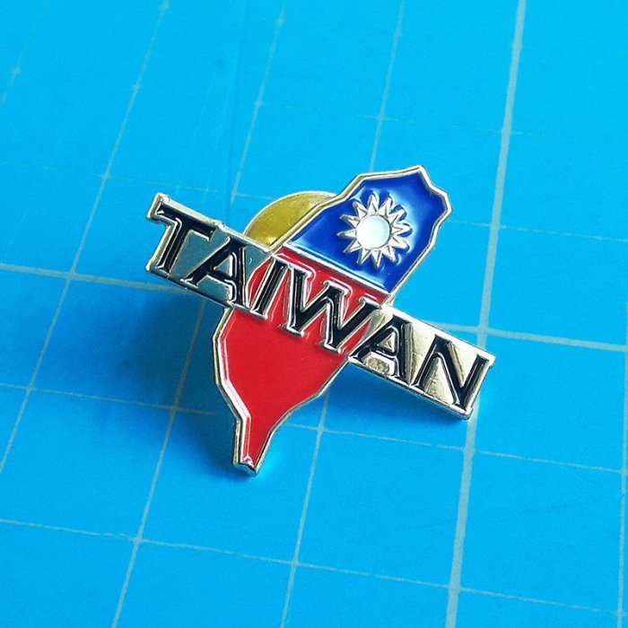 台灣國旗徽章。K02英文版。2入
