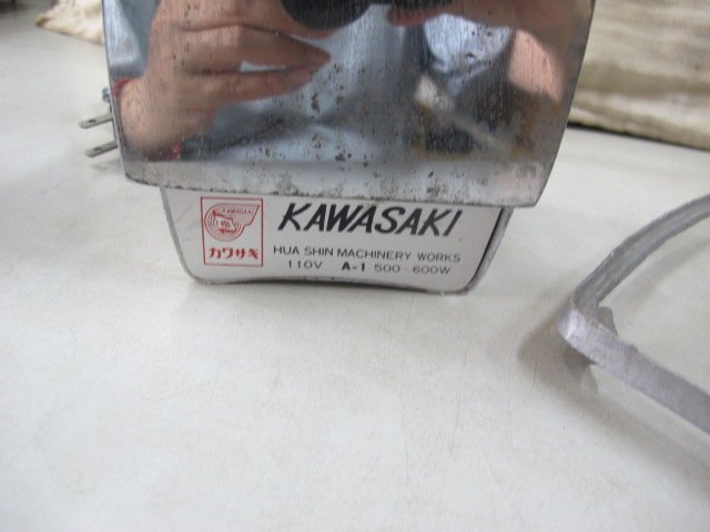 二手舖 NO 2844 早期 Kawasaki 阿祖級日製熨斗 稀有 懷舊家用商品 懷舊童玩 古董 復古 擺件
