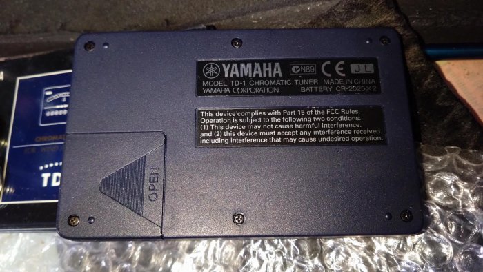 YAMAHA TD-1 調音器TUNER 輸入端3.5 電池CR-2025 X2 (自備)