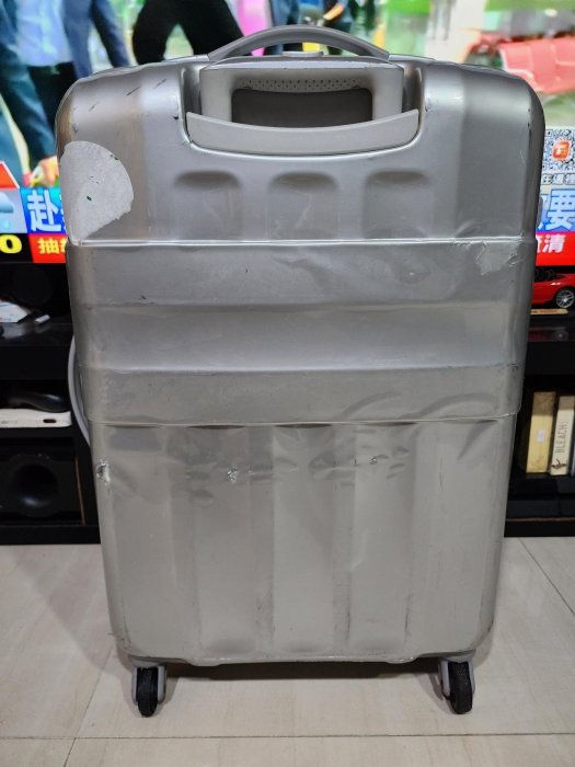 二手：Samsonite 新秀麗 25吋行李箱 北市面交