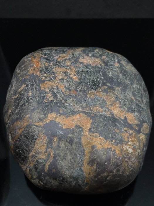花東玉石~早期石~花蓮浮筋金瓜石~1080公克