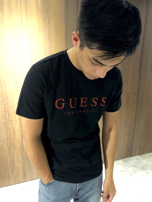 美國百分百【全新真品】Guess T恤 T-shirt 短袖 短T U領 浮雕logo 女 黑色 J342