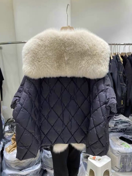 韓版 高質感3色�� 派克服 大衣 菱格 狐狸毛領 皮草外套 輕薄羽絨外套