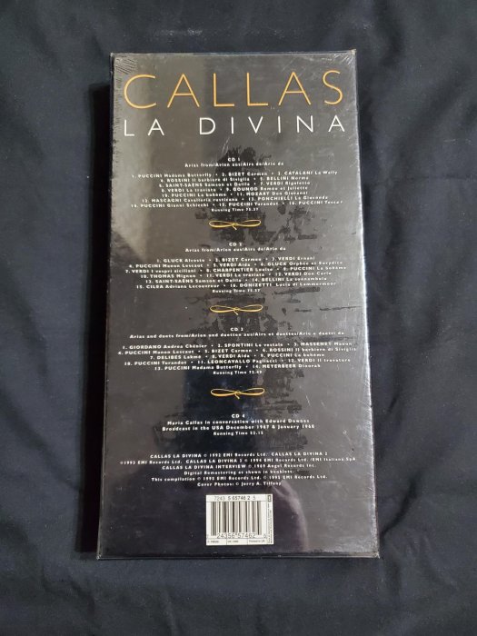 卡拉絲 歌劇女神 終極珍藏 專輯1995發行，國際限量版，大禮盒Callas "La Divina "全新未拆封(3+1CD) ，古典音樂