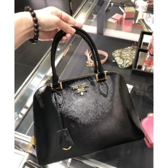 【二手正品】Prada 貝殼包 普拉達 黑色漆皮女包 金標 中型單肩手提包1BA002 prada 包包