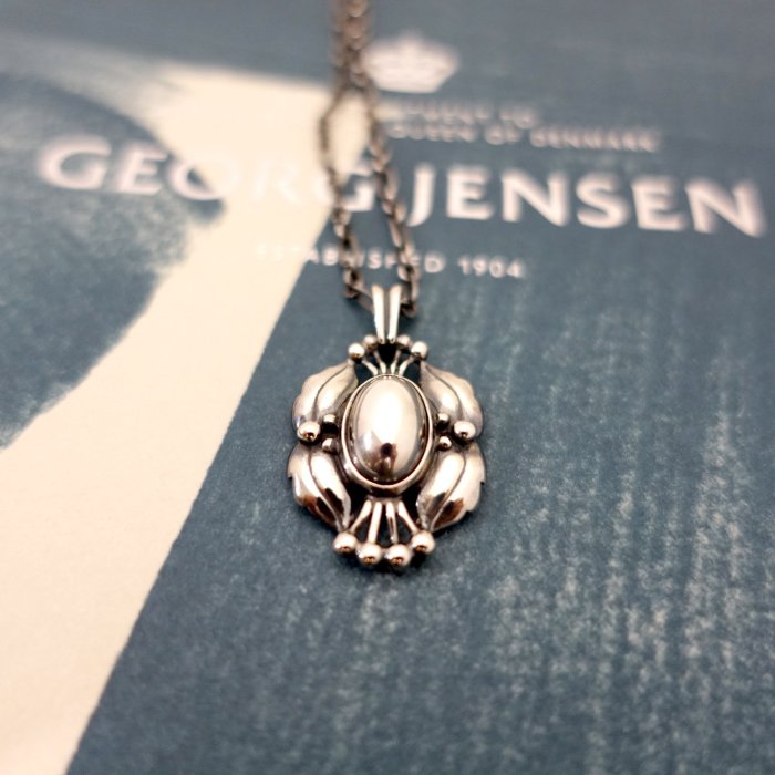 《十九號二手屋》新貨到!台南喬治傑生專賣店 GJ Georg Jensen 2000年 年度項鍊 [灰鐵石] *有盒子