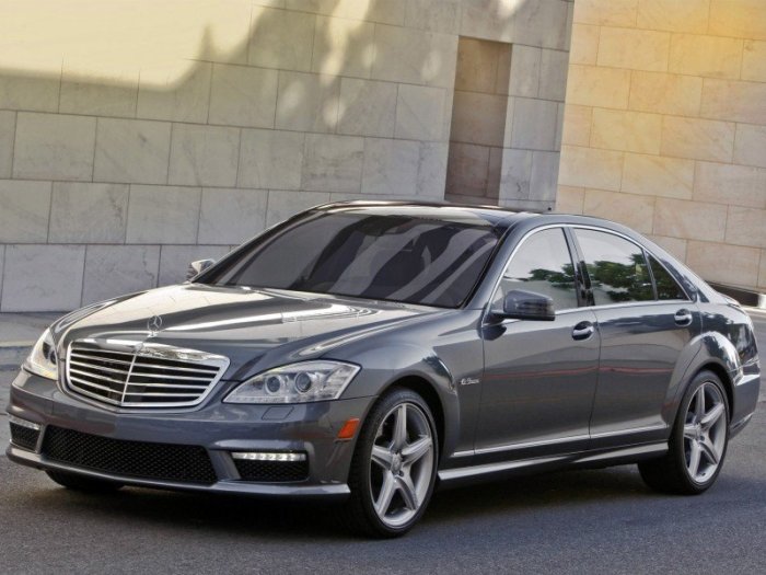 九成新 AMG 18吋前後配 BENZ  w212 w212 w204 w205 W218 w220 w221 賓士