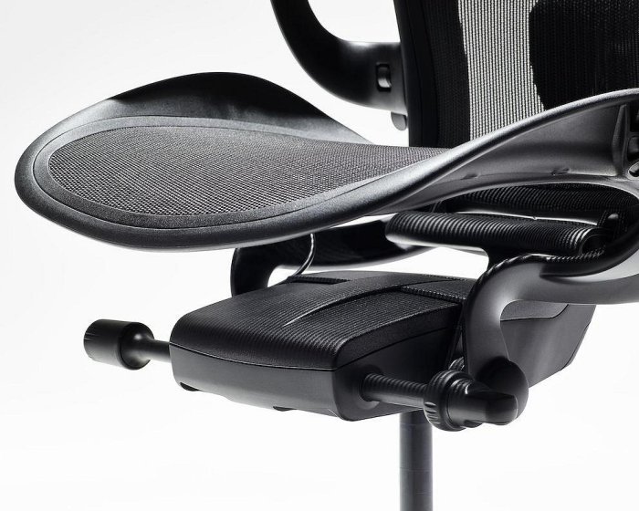 限時特價：啞光電競黑 全功能金屬椅腳 Herman Miller 2.0 Aeron 全新正品 人體工學辦公電腦椅