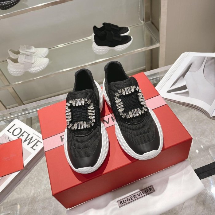 【King女王代購】Roger Vivier 2023新款方鑽老爹鞋女厚底增高網面運動鞋百搭休閒鞋 35-40