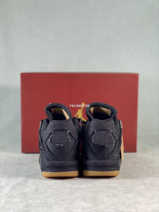 Air Jordan AJ4 Black CJ20   4  Levi’s x 男女鞋 AO2671-001