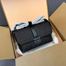 【二手包包】Louisvuitton 路易威登S cae牛皮翻蓋郵差包 單肩包 男女通用斜挎包  經典百搭 NO1932