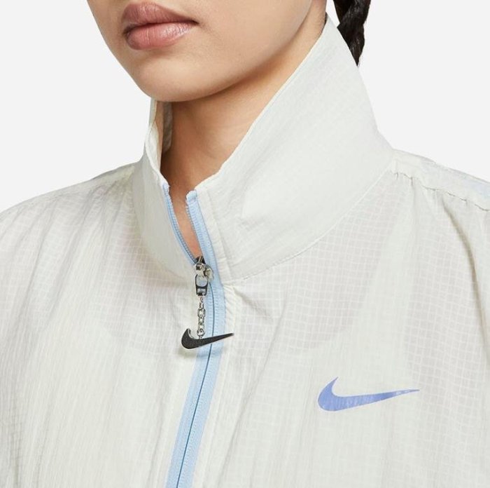 Nike 耐吉 新款女子休閒運動夾克 舒適梭織輕薄 寬鬆防曬運動外套 DX6151-311 DX6151-133