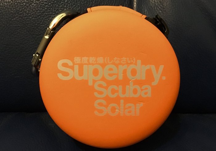 忠孝SOGO購買【Superdry】極度乾燥 Scuba Solar 海洋之光矽膠手錶-橘色(SYL125PP)未使用過