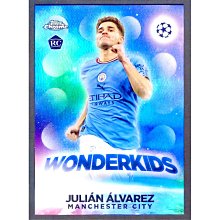 銀亮！(RC)小蜘蛛 Julian Alvarez 未來之星Topps Chrome Wonderkids Rookie版新人RC金屬卡 2022-23