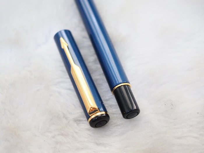 B992 非常美麗的 派克 英國製 rialto 海軍藍色 高級原子筆(庫存新品)