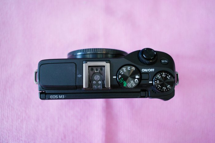 Canon EOS M3 單機身 無盒裝 檢附充電器+1顆原廠電池