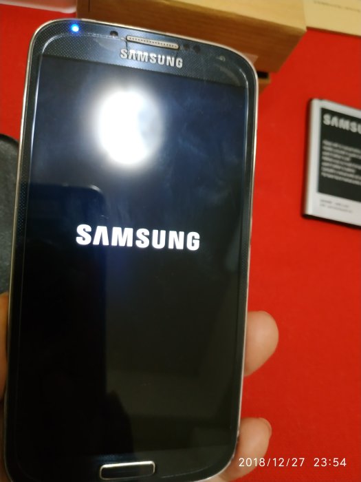60.二手女用機【三星 Samsung Galaxy】S4 i9500 16GB (盒裝  大全配)，中壢可自取