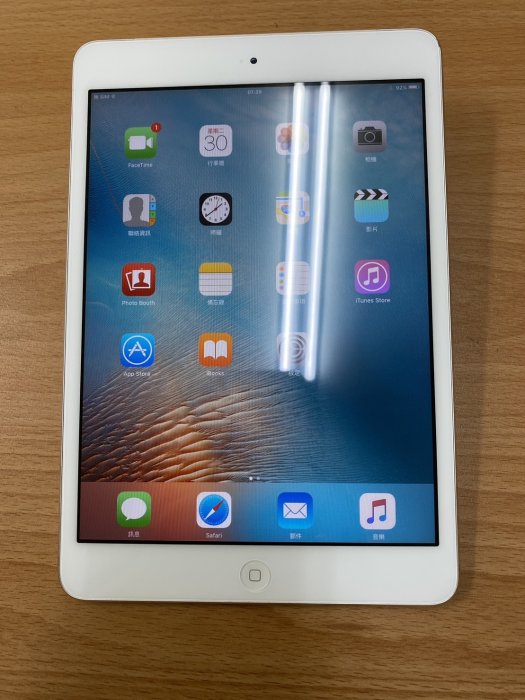 37. Apple iPad mini 1 LTE 32G 7.9吋平板電腦(A1455)。