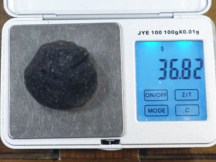 §能量礦石§ 哥倫比亞隕石 Columbianite 火山玻璃 36.82g 閃電石 愛睏石