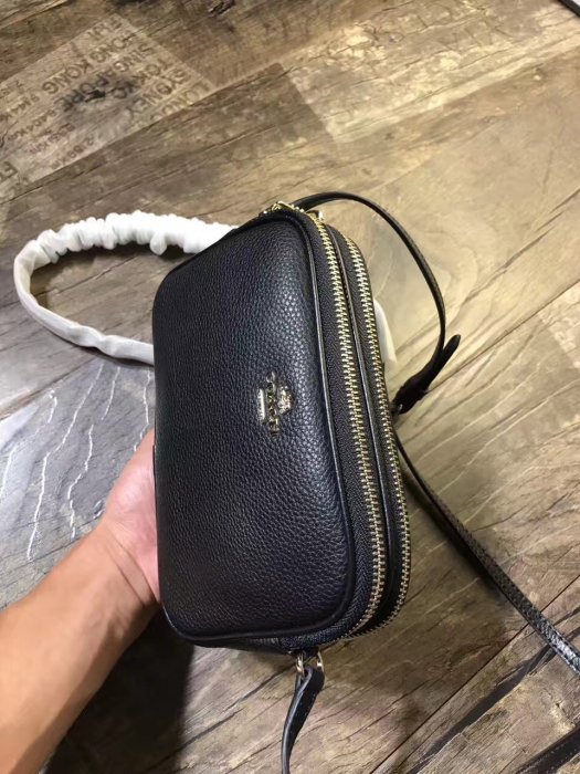 美國正品 琪琪OUTLET代購 COACH 65988 最新款手拿包 真皮雙拉鏈雙隔層手拿包 女士斜跨手拿包 附購買憑證