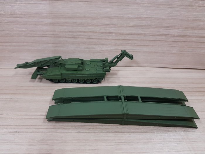 宗鑫貿易 Herpa H746724 德國陸軍 Leguan 鬣蜥式 架橋坦克