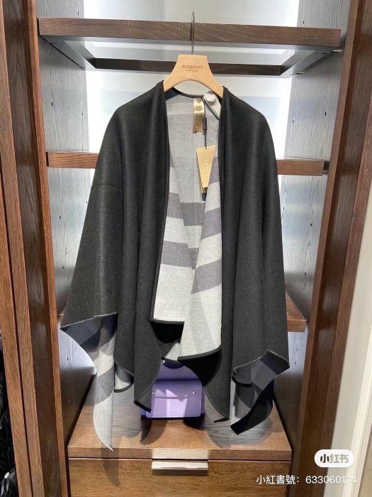 全新正品 賠售出清 含吊牌 BURBERRY 巴寶莉 經典格紋雙面兩用羊毛斗篷/披肩 百搭黑 灰格 高雄面交