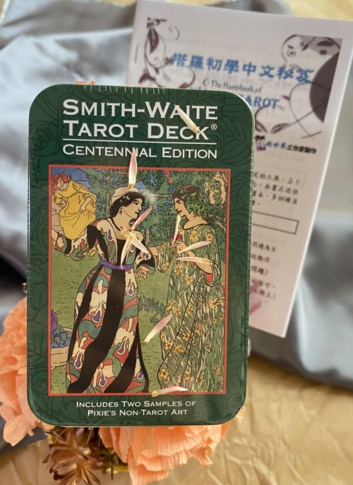 【牌的世界】百年偉特鐵盒版.Smith-Waite Centennial Tarot Tin(新發行)