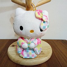 天使熊雜貨小舖~日本帶回hello  kitty 和服公仔 珠扣吊飾娃娃   ~全新現貨~