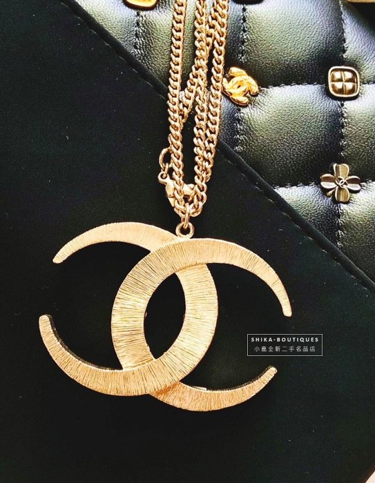 （Yes! ) CHANEL 真品 杜拜系列 雙C logo 月牙造型 鑲嵌水鑽 限定款 項鍊【近全新26500含運費】