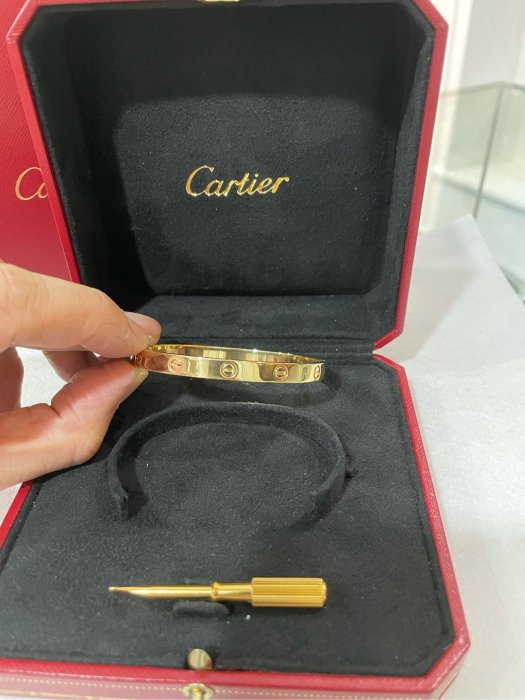 【喬瑟夫二手名店】真品 Cartier Love 手環 黃K金 尺寸18號 近全新 售出